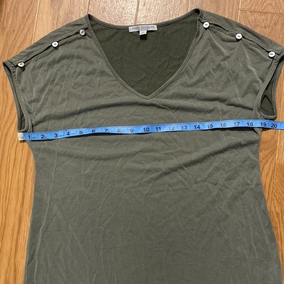 Green Envelope Los Angeles  Green Short Sleeve Top Shoulder Buttons (Size Small) - Picture 5 of 8